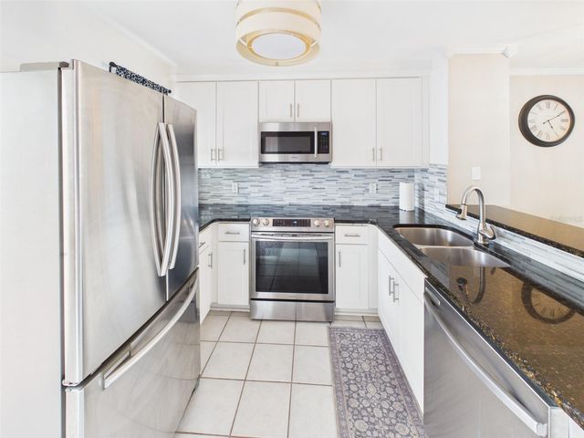 3357 W WYOMING CIRCLE 3-5, Tampa, FL 33611
