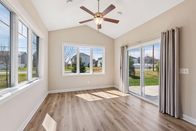 1055 Roselyn Drive, Victoria, MN 55386