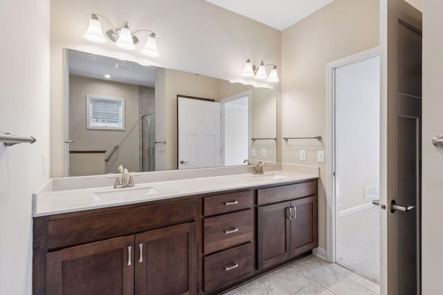 1055 Roselyn Drive, Victoria, MN 55386