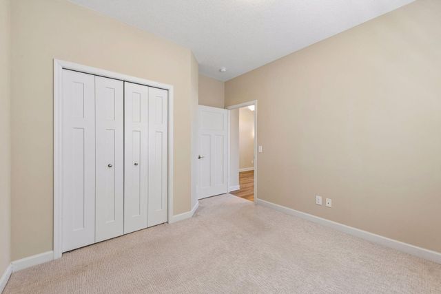 1055 Roselyn Drive, Victoria, MN 55386