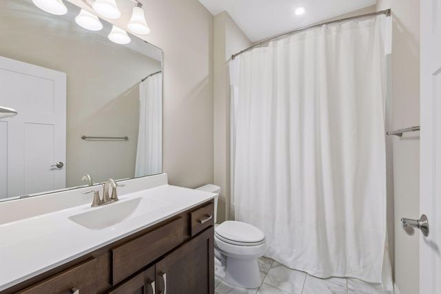 1055 Roselyn Drive, Victoria, MN 55386