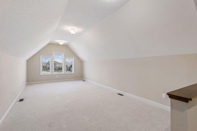 1055 Roselyn Drive, Victoria, MN 55386