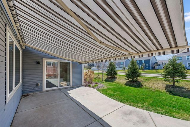 1055 Roselyn Drive, Victoria, MN 55386