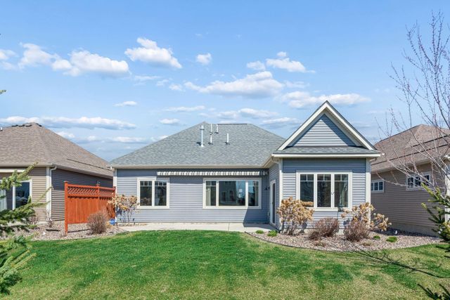 1055 Roselyn Drive, Victoria, MN 55386