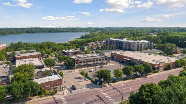 1055 Roselyn Drive, Victoria, MN 55386