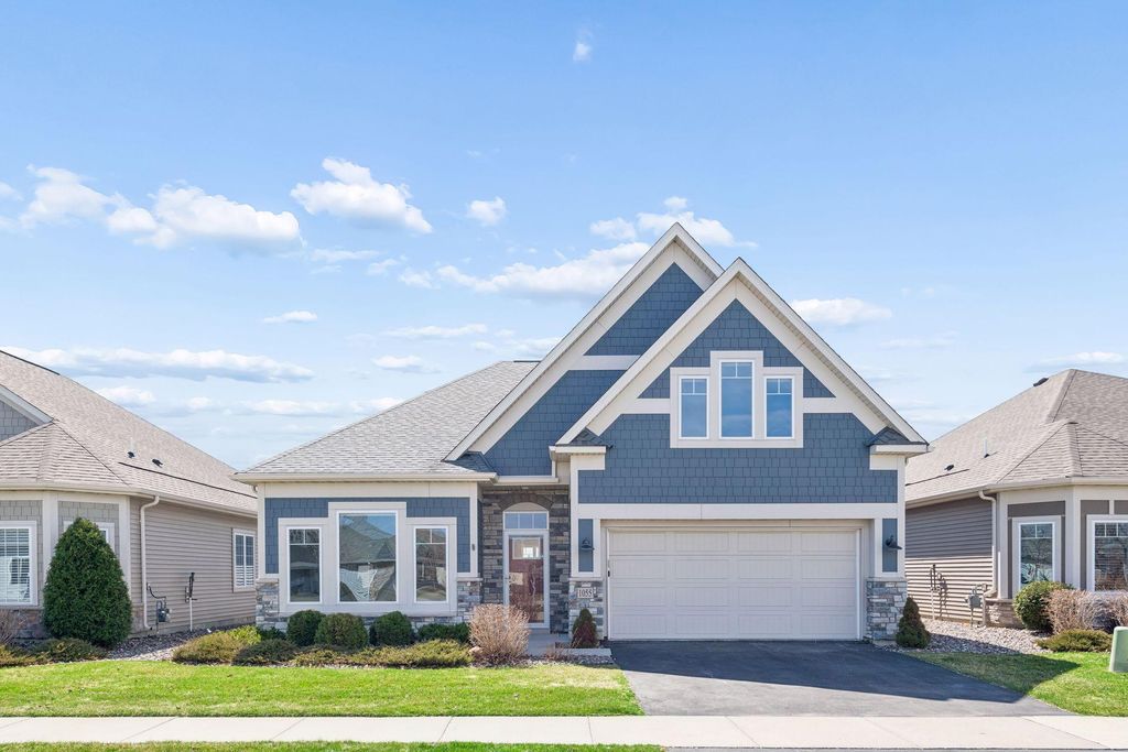 1055 Roselyn Drive, Victoria, MN 55386