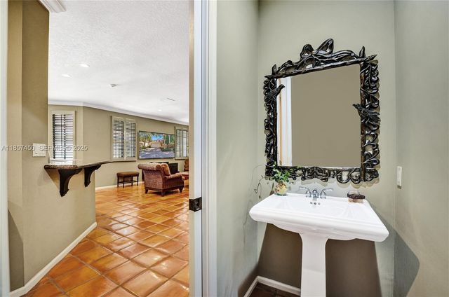 1577 Passion Vine Circle 92, Weston, FL 33326