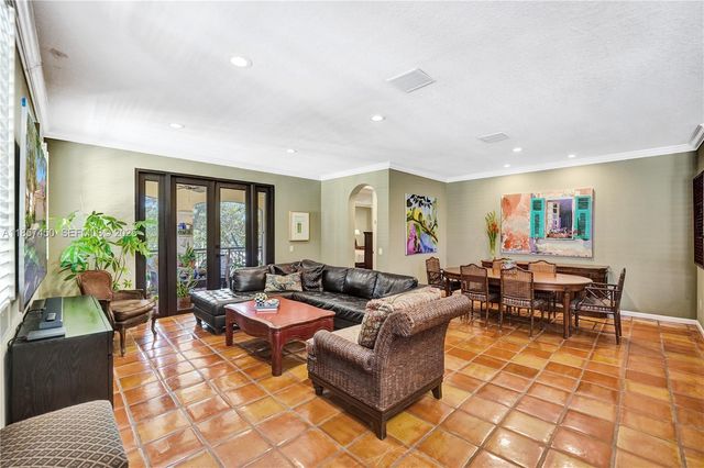 1577 Passion Vine Circle 92, Weston, FL 33326