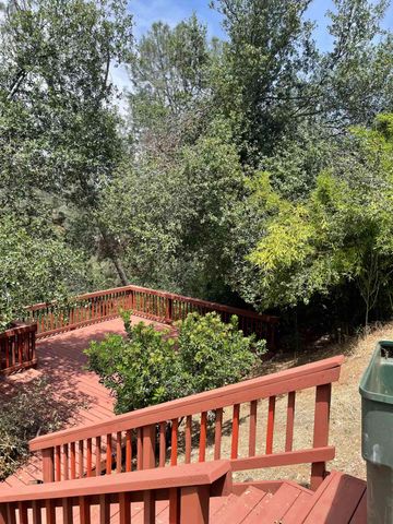 4410 Melody Lane, Redding, CA 96001