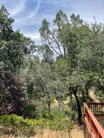 4410 Melody Lane, Redding, CA 96001