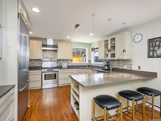 327 Tophill, San Antonio, TX 78209