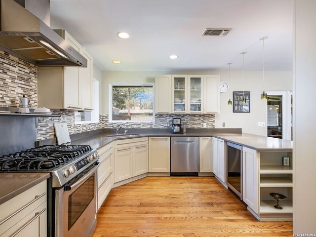 327 Tophill, San Antonio, TX 78209