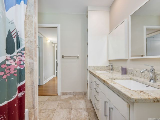 327 Tophill, San Antonio, TX 78209