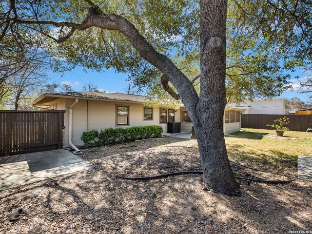 327 Tophill, San Antonio, TX 78209