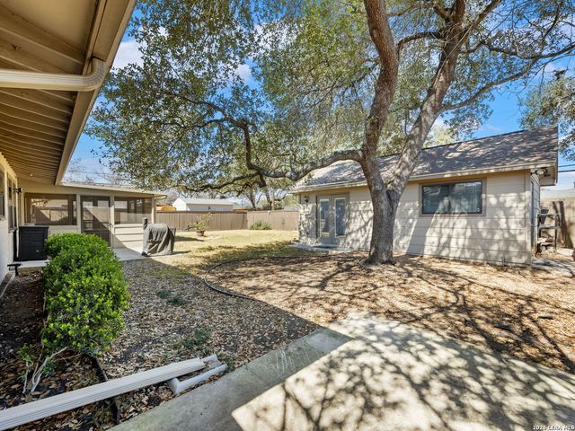 327 Tophill, San Antonio, TX 78209