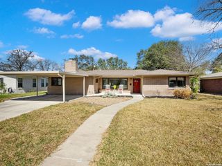 327 Tophill, San Antonio, TX 78209