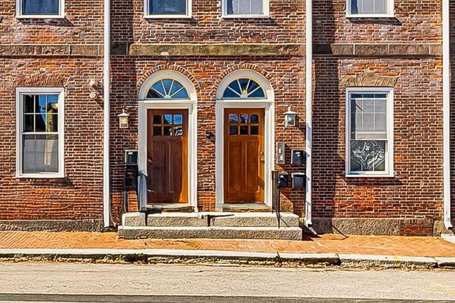 8 Union St 1, Salem, MA 01970