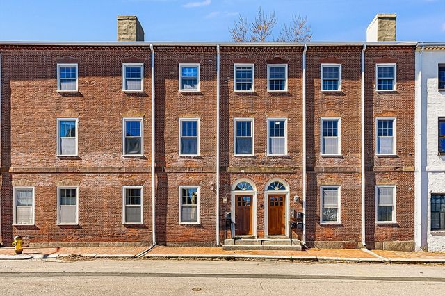 8 Union St 1, Salem, MA 01970