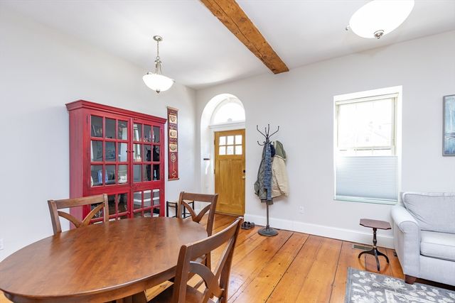 8 Union St 1, Salem, MA 01970