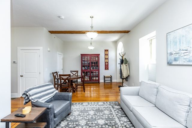 8 Union St 1, Salem, MA 01970