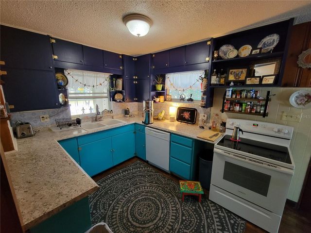 308 NE 10TH AVENUE, Mulberry, FL 33860
