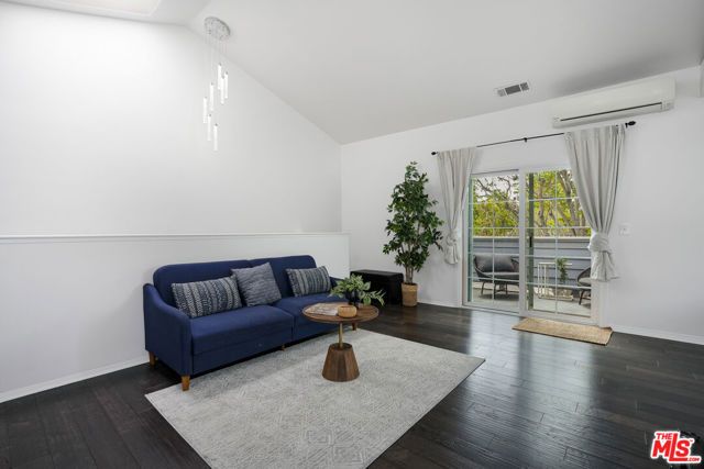 2003 Artesia Boulevard 105, Torrance, CA 90504