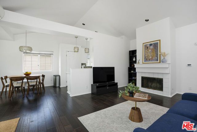 2003 Artesia Boulevard 105, Torrance, CA 90504