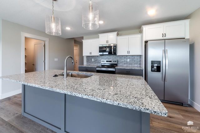9168 Grammar Court, Manhattan, KS 66502