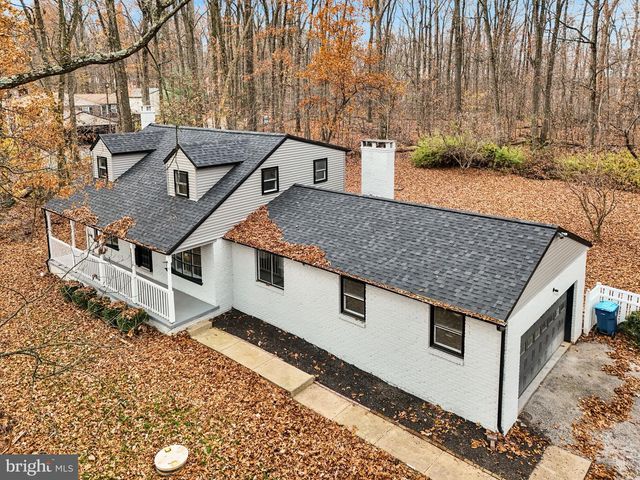 7923 HICKORY RD, Stewartstown, PA 17363