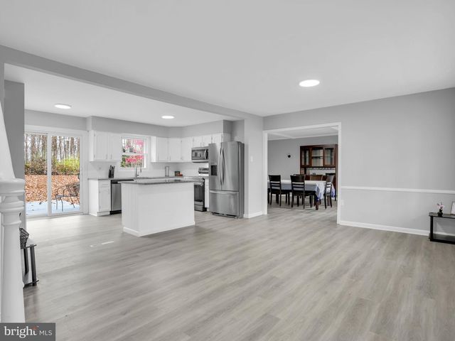 7923 HICKORY RD, Stewartstown, PA 17363