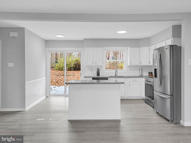 7923 HICKORY RD, Stewartstown, PA 17363