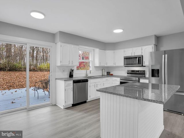 7923 HICKORY RD, Stewartstown, PA 17363