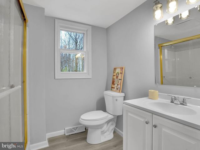 7923 HICKORY RD, Stewartstown, PA 17363