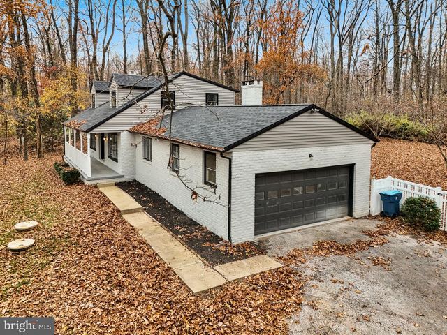 7923 HICKORY RD, Stewartstown, PA 17363