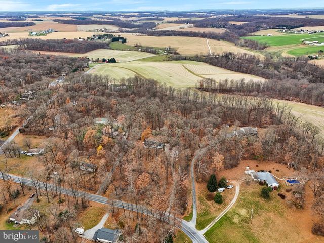 7923 HICKORY RD, Stewartstown, PA 17363