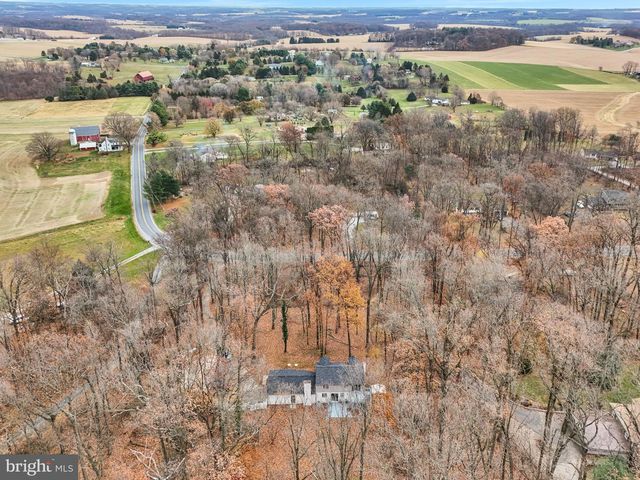 7923 HICKORY RD, Stewartstown, PA 17363