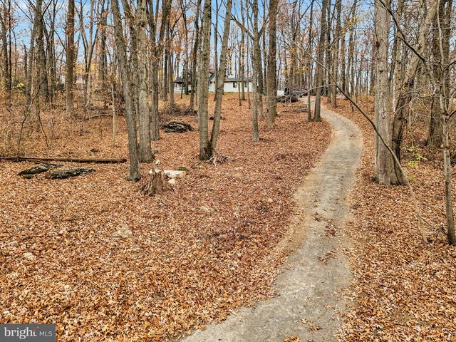 7923 HICKORY RD, Stewartstown, PA 17363