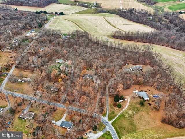 7923 HICKORY RD, Stewartstown, PA 17363