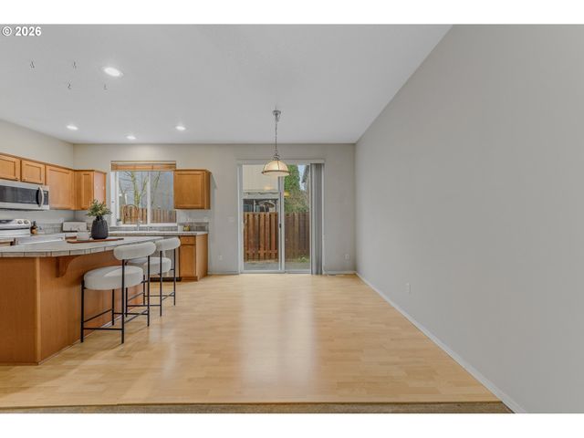 1215 Sw 175TH Ave, Beaverton, OR 97003