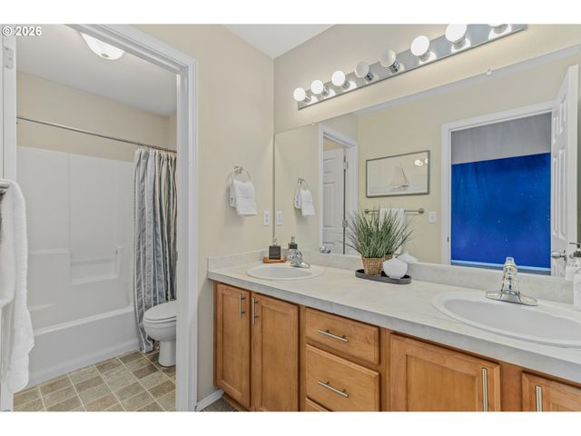 1215 Sw 175TH Ave, Beaverton, OR 97003