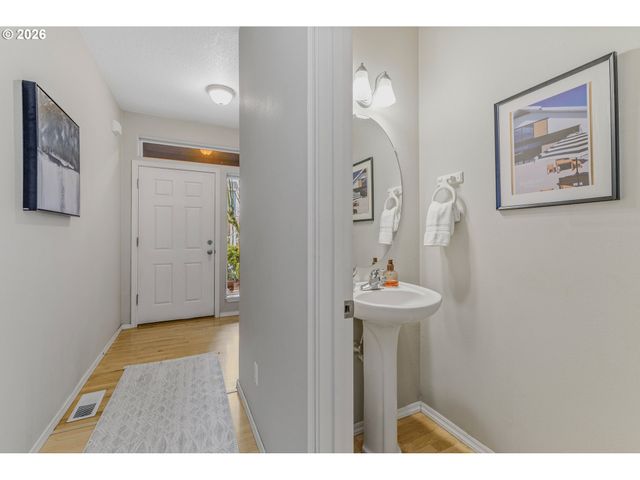 1215 Sw 175TH Ave, Beaverton, OR 97003