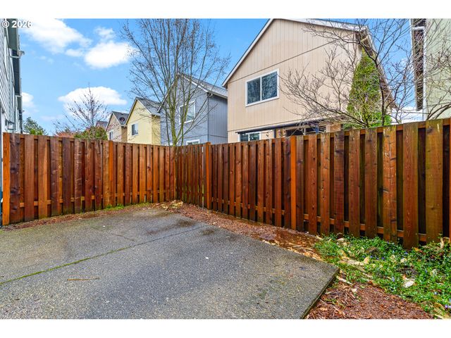1215 Sw 175TH Ave, Beaverton, OR 97003