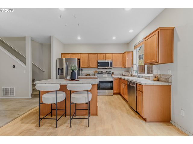 1215 Sw 175TH Ave, Beaverton, OR 97003