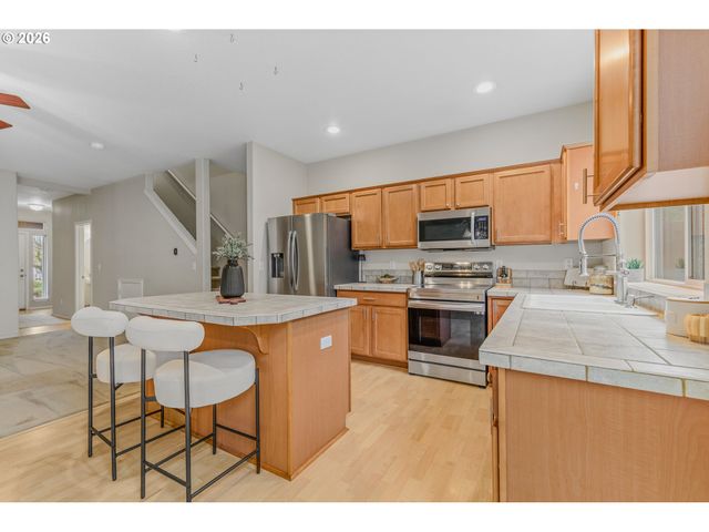 1215 Sw 175TH Ave, Beaverton, OR 97003