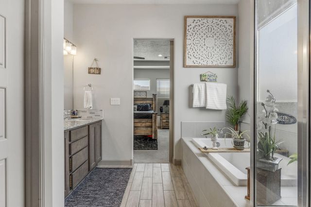 1694 Tesoro Loop NW, Los Lunas, NM 87031