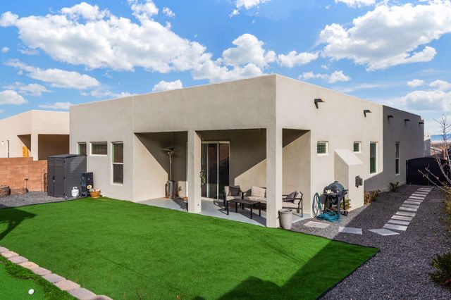 1694 Tesoro Loop NW, Los Lunas, NM 87031