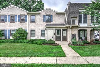 21 VALLEYBROOK DR, Lancaster, PA 17601