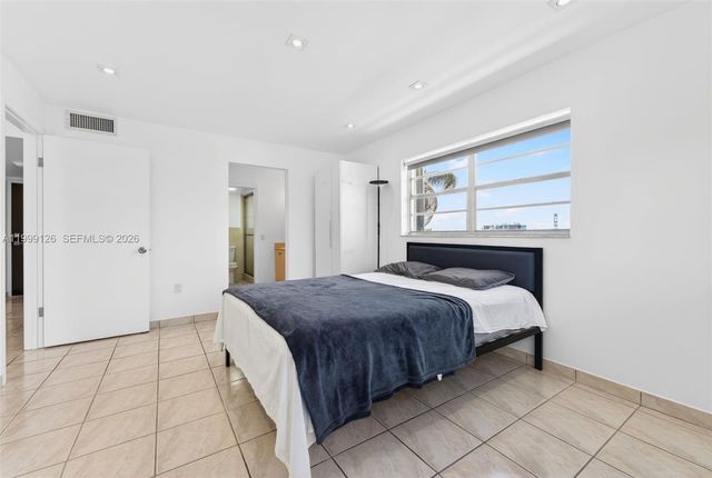 8250 Byron Ave 404, Miami Beach, FL 33141