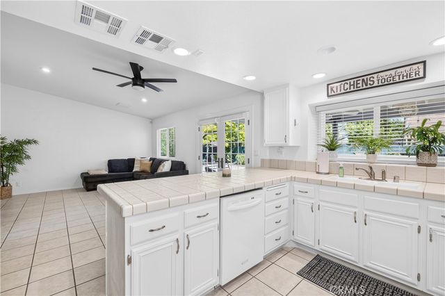 2111 W Avenue K9, Lancaster, CA 93536