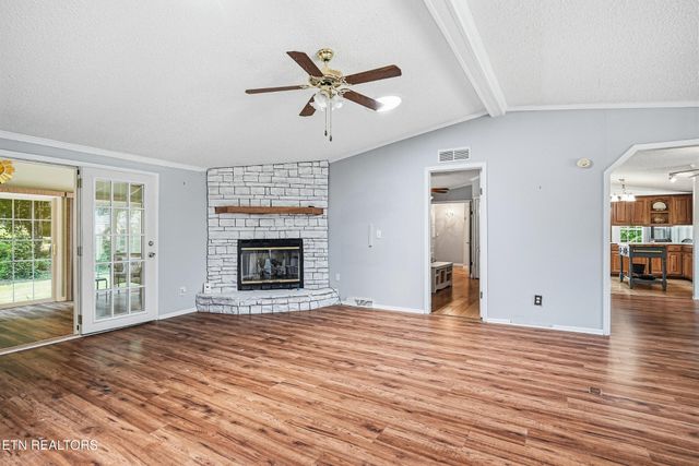 128 Prestonwood Drive, Crossville, TN 38558